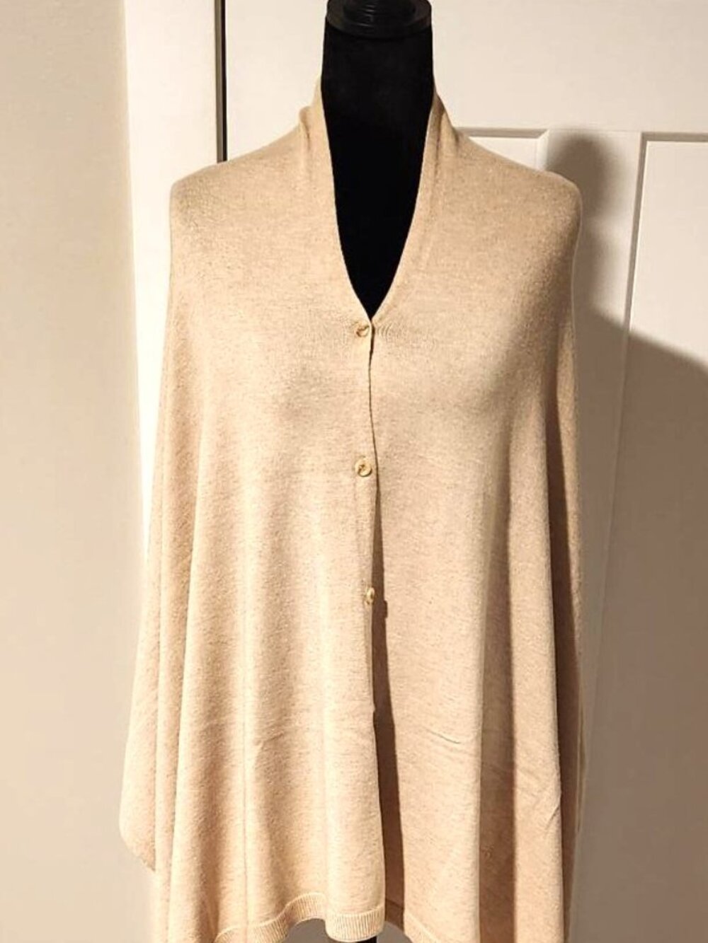 Puli Women's versatile knit shawl/poncho/sweater/button scarf